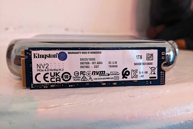 Kingston NV2 1TB PCIe 4.0 NVMe SSD